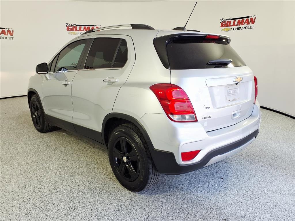 Used 2020 Chevrolet Trax LT w/ LT Convenience Package image 2