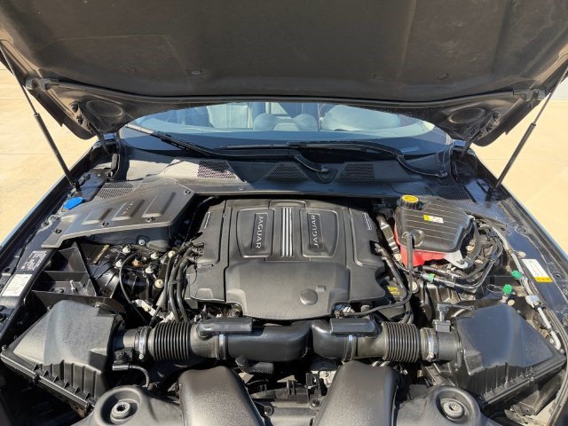 Used 2019 Jaguar XJ R-Sport RWD image 20