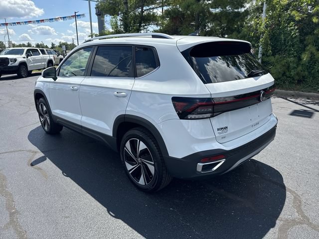 Used 2025 Volkswagen Taos SE AWD/4WD image 4