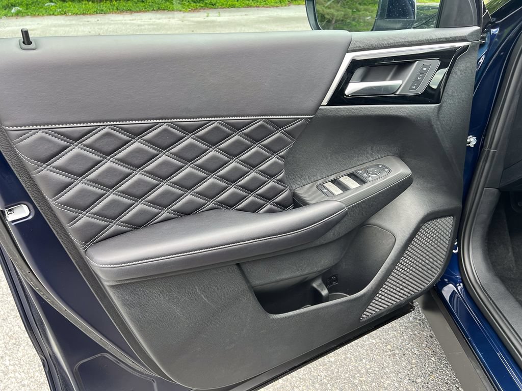New 2025 Mitsubishi Outlander SEL AWD/4WD image 17