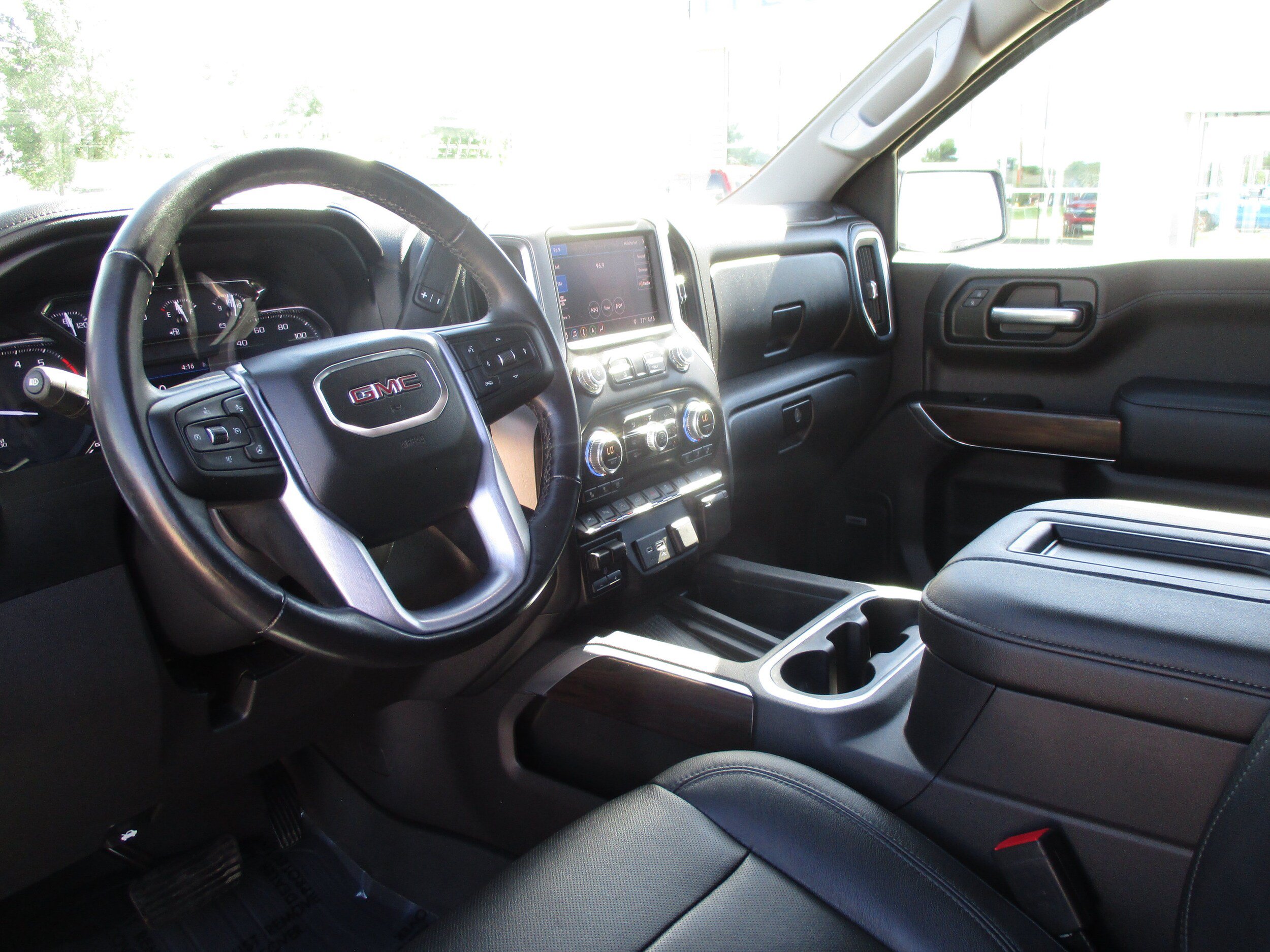 Used 2019 GMC Sierra 1500 SLT w/ SLT Premium Plus Package AWD/4WD image 19