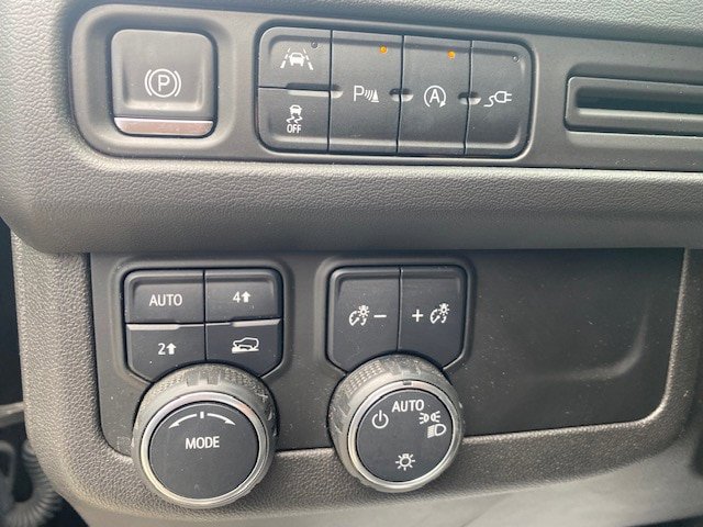Used 2021 Chevrolet Tahoe RST w/ Luxury Package AWD/4WD image 14