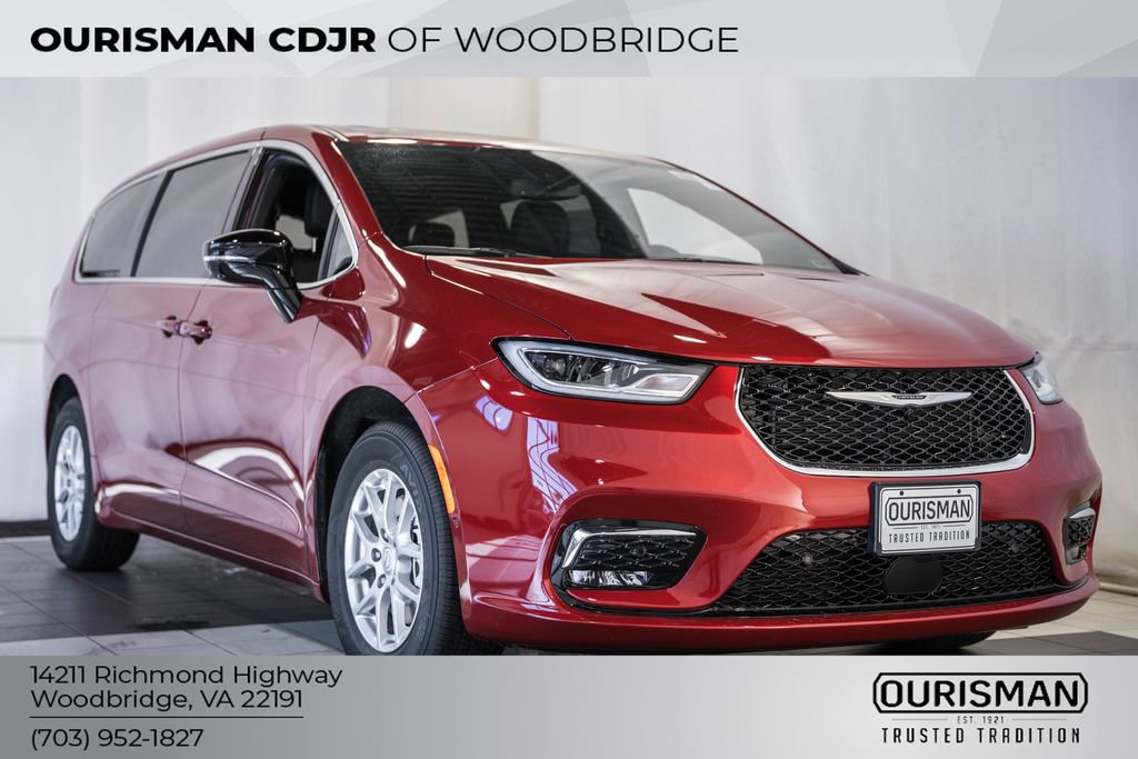 New 2026 Chrysler Pacifica Select