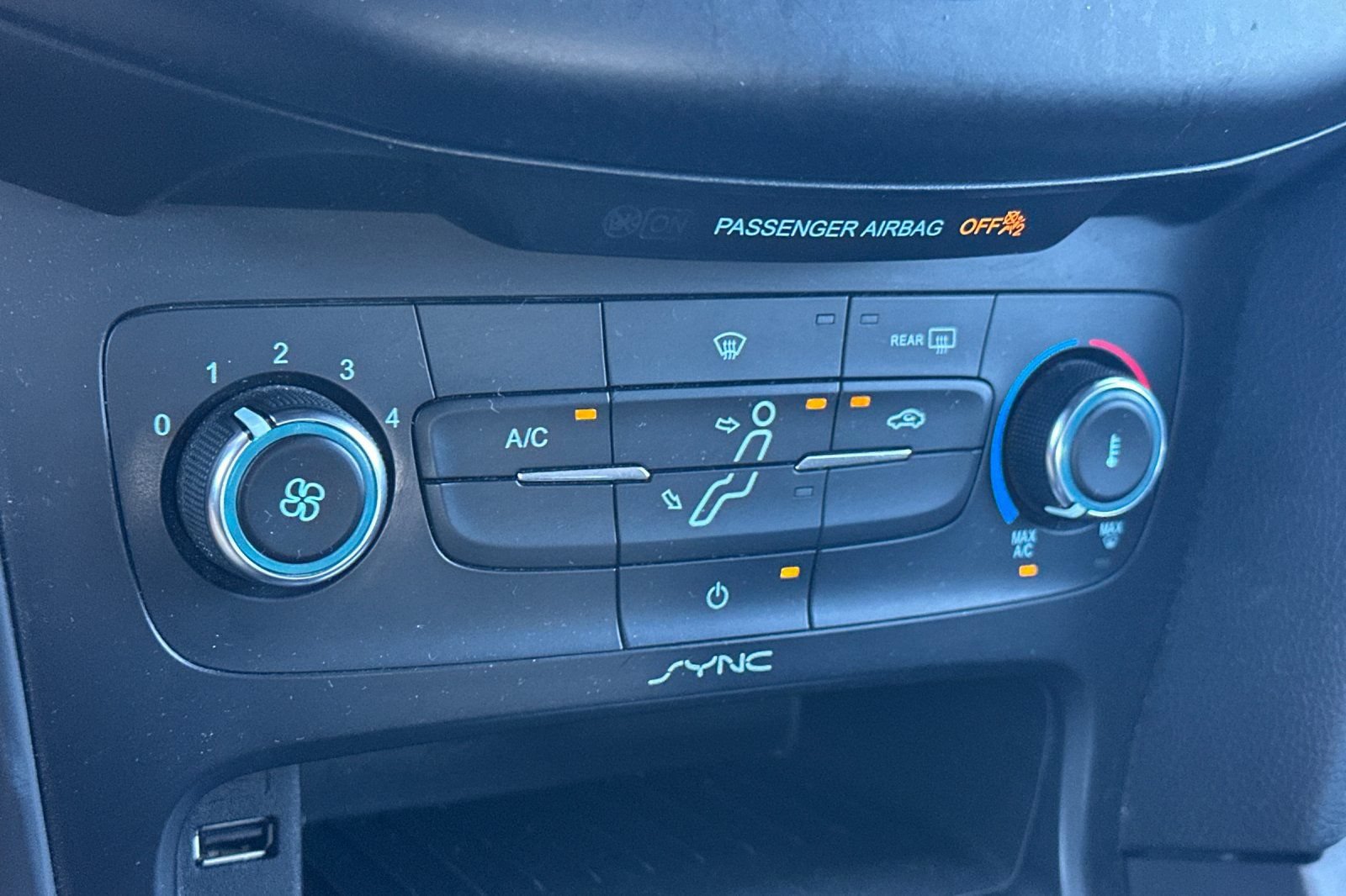 Used 2017 Ford Focus ST FWD image 18