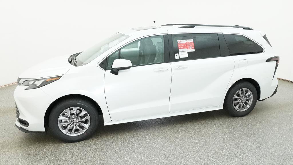 New 2026 Toyota Sienna XLE FWD image 5
