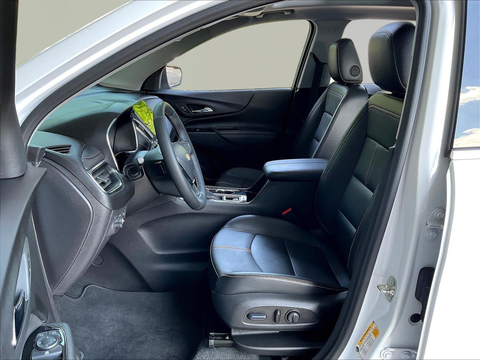 Used 2024 Chevrolet Equinox Premier AWD/4WD image 21