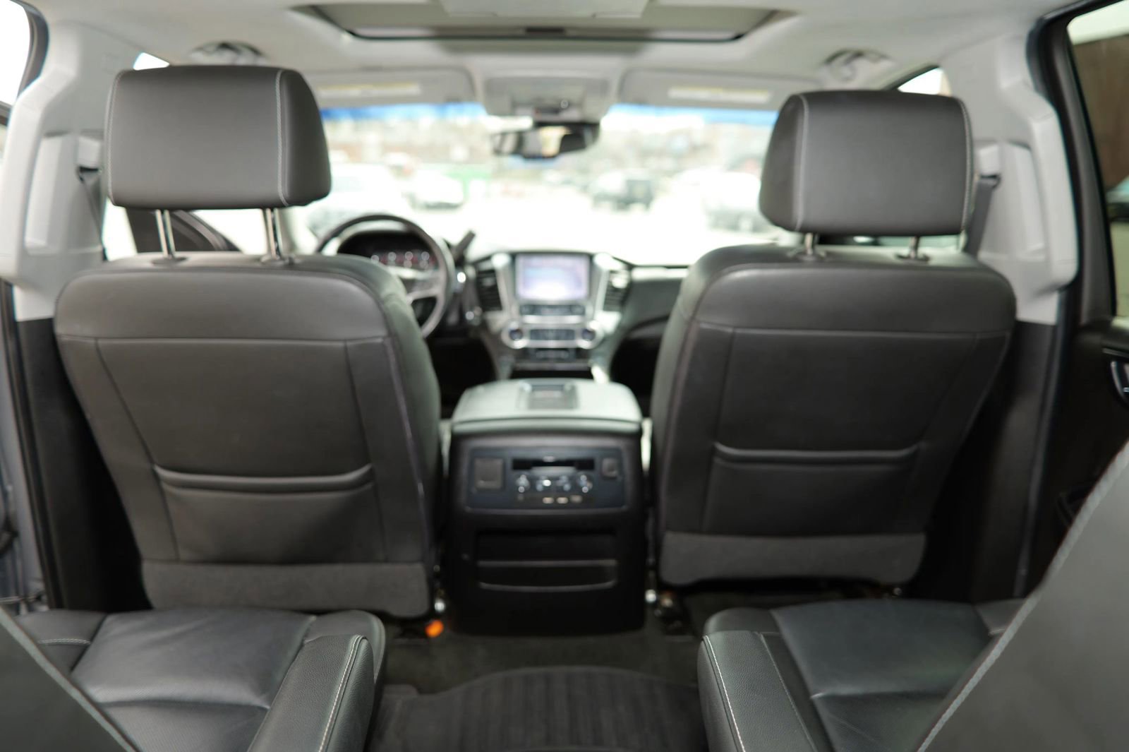 Used 2018 Chevrolet Suburban Premier image 18