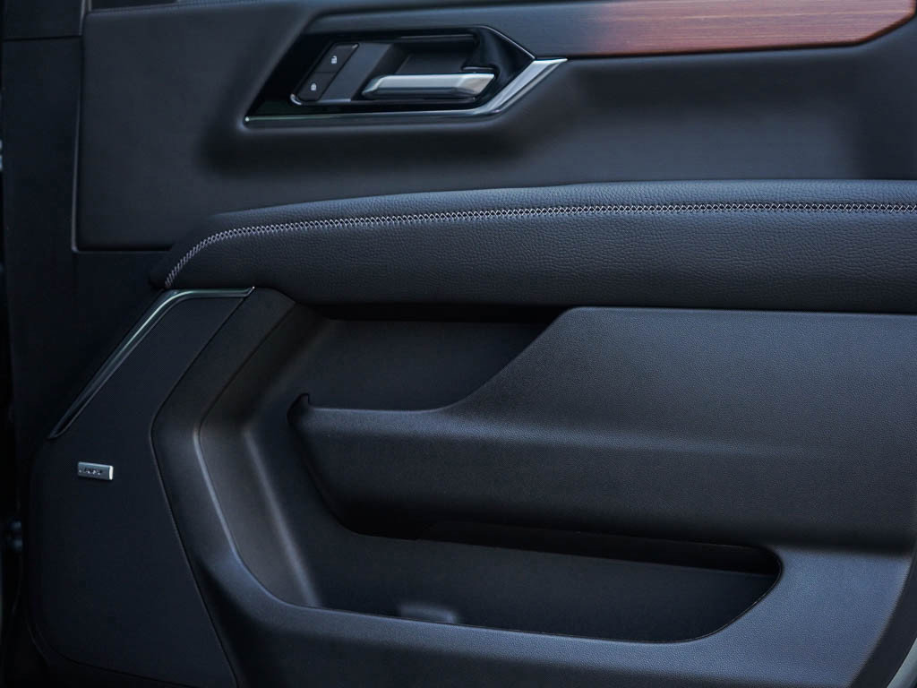 New 2026 GMC Yukon XL Denali w/ Denali Reserve Package image 10