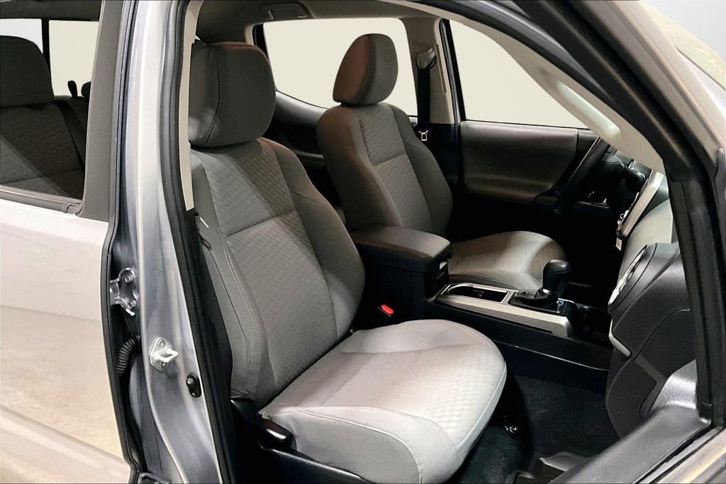 Used 2021 Toyota Tacoma SR5 w/ Technology Package image 29