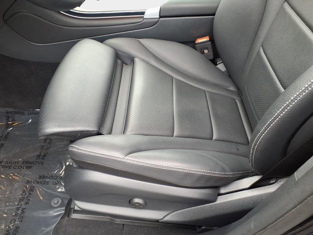 Used 2023 Mercedes-Benz GLC 300 4MATIC Coupe image 17