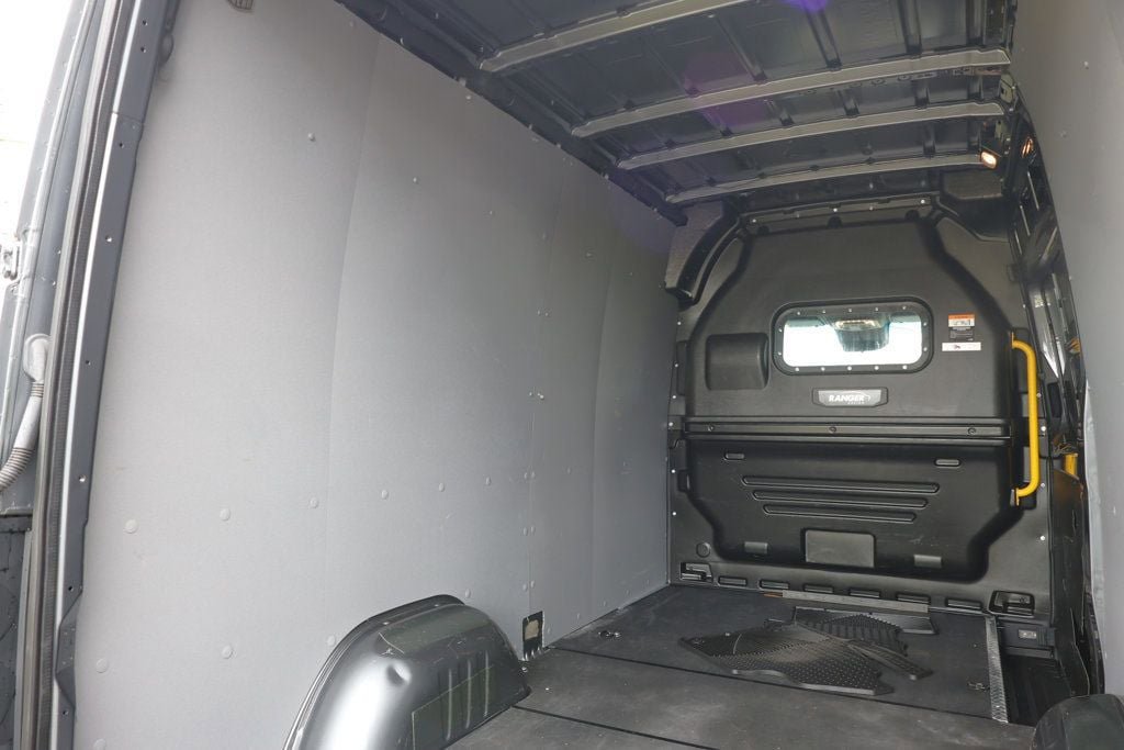 Used 2023 Mercedes-Benz Sprinter 2500 image 20