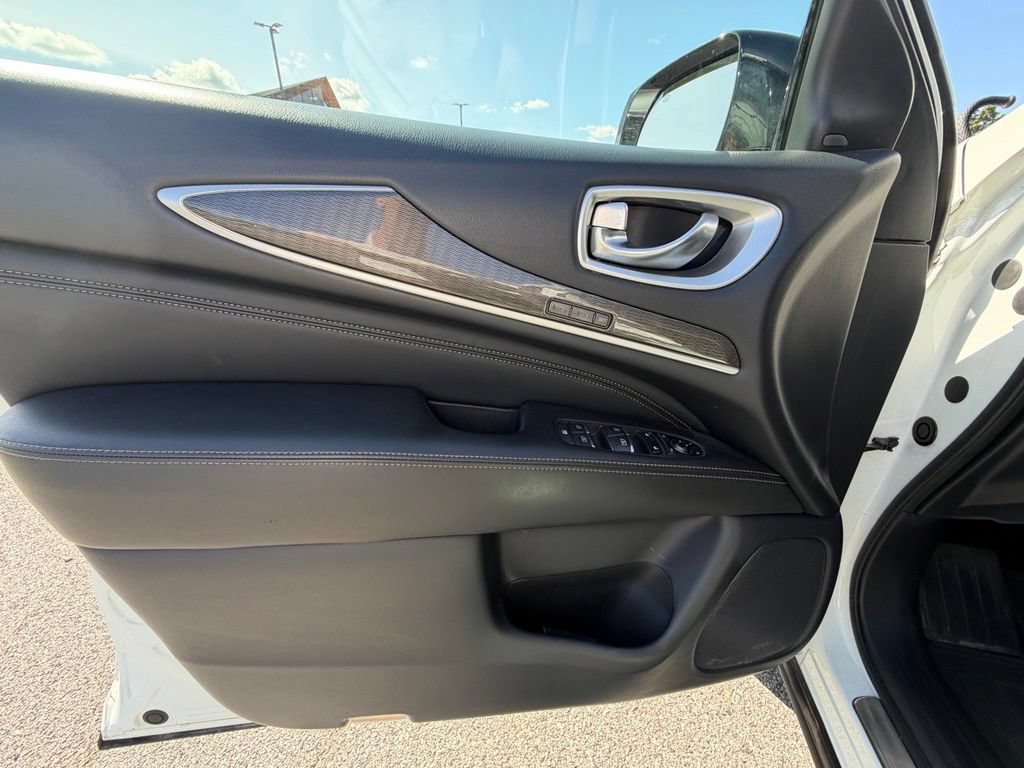 Used 2019 INFINITI QX60 Luxe w/ Essential Package AWD/4WD image 14