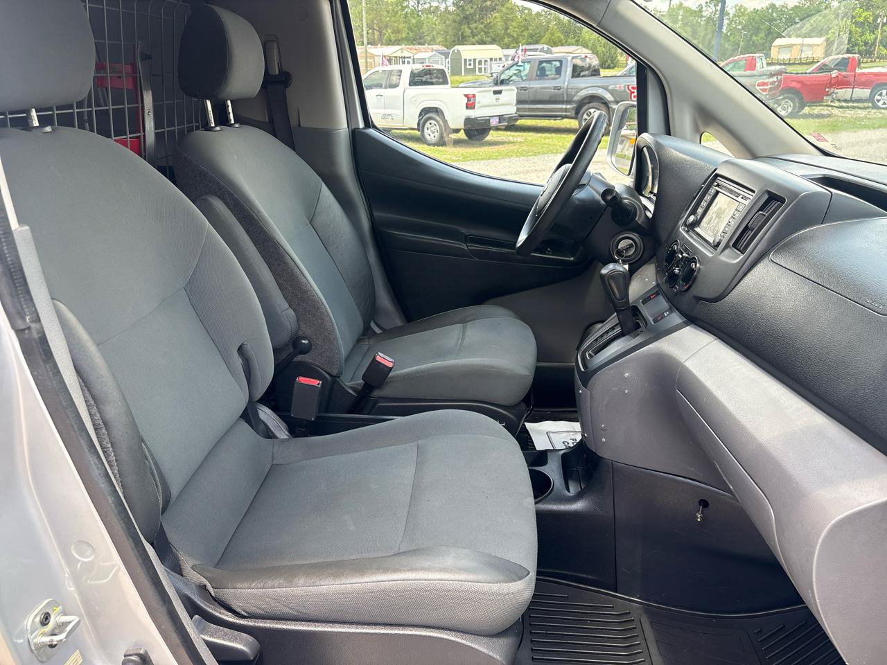 Used 2013 Nissan NV200 SV w/ Technology Pkg FWD image 15
