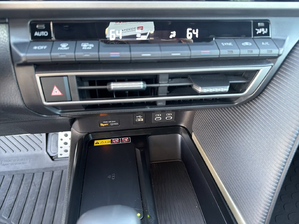 Certified 2026 Toyota Camry Hybrid w/ Multimedia Upgrade Package FWD image 22