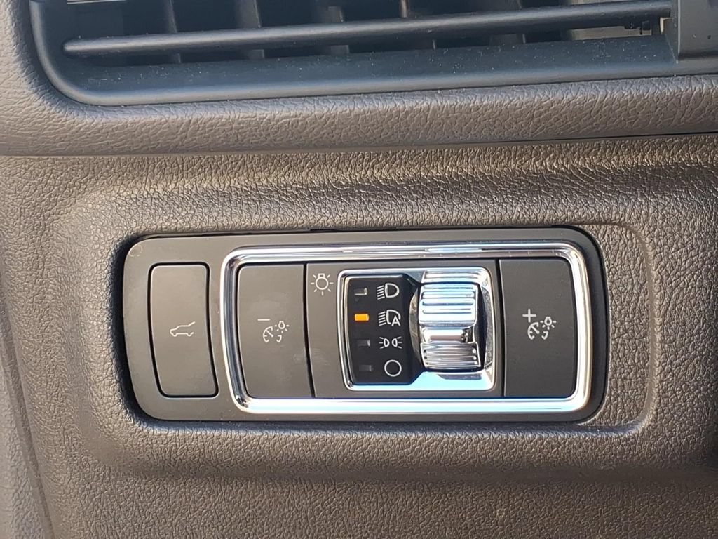 Used 2022 Lincoln Corsair AWD w/ Premium Package image 17