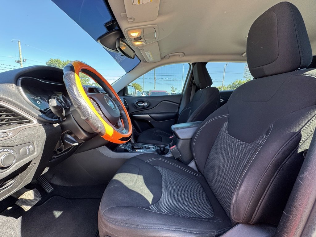 Used 2021 Jeep Cherokee Latitude image 16