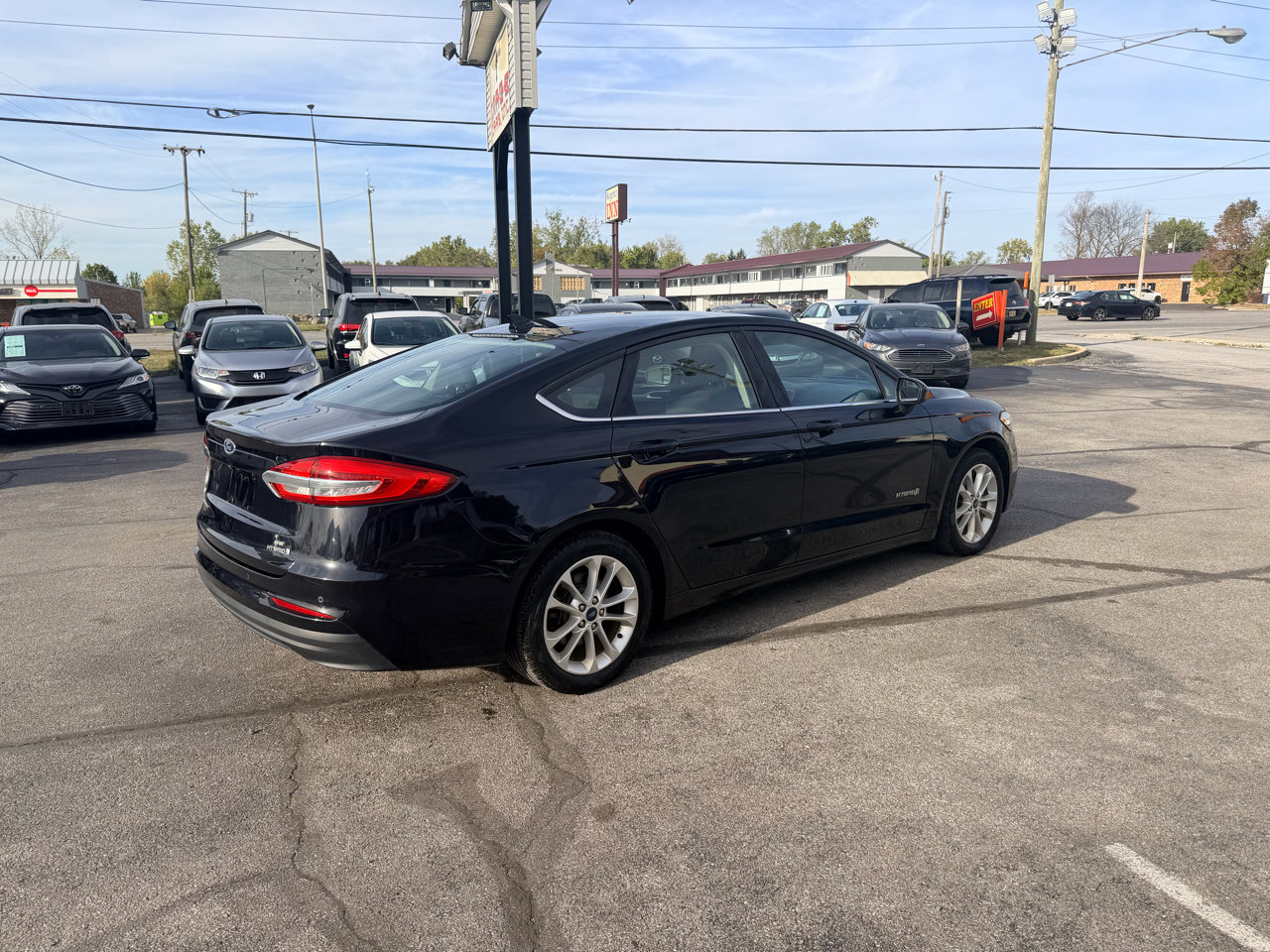 Used 2019 Ford Fusion SE image 6