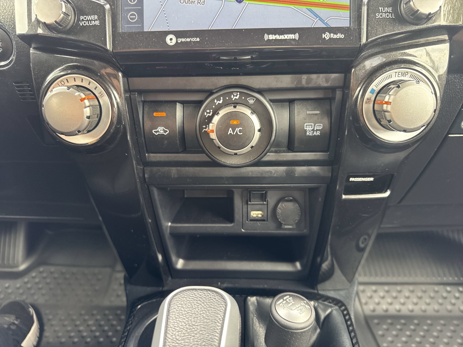 Used 2024 Toyota 4Runner TRD Off-Road Premium AWD/4WD image 19