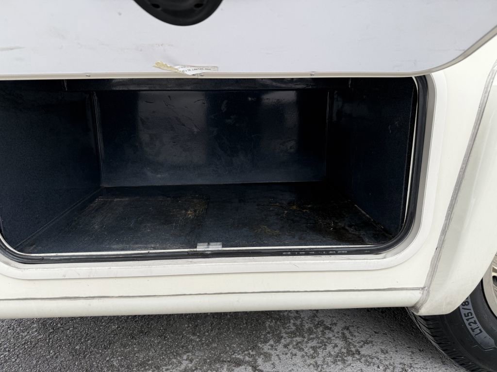 Used 2014 Mercedes-Benz Sprinter 3500 image 17