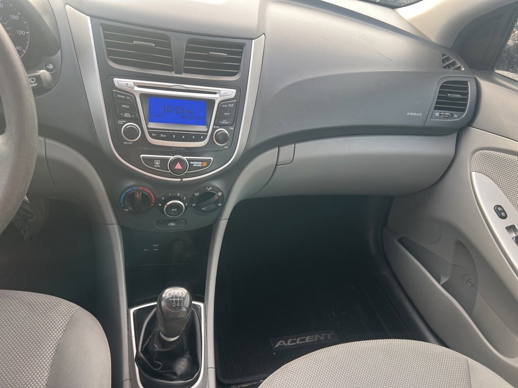 Used 2014 Hyundai Accent GLS image 9