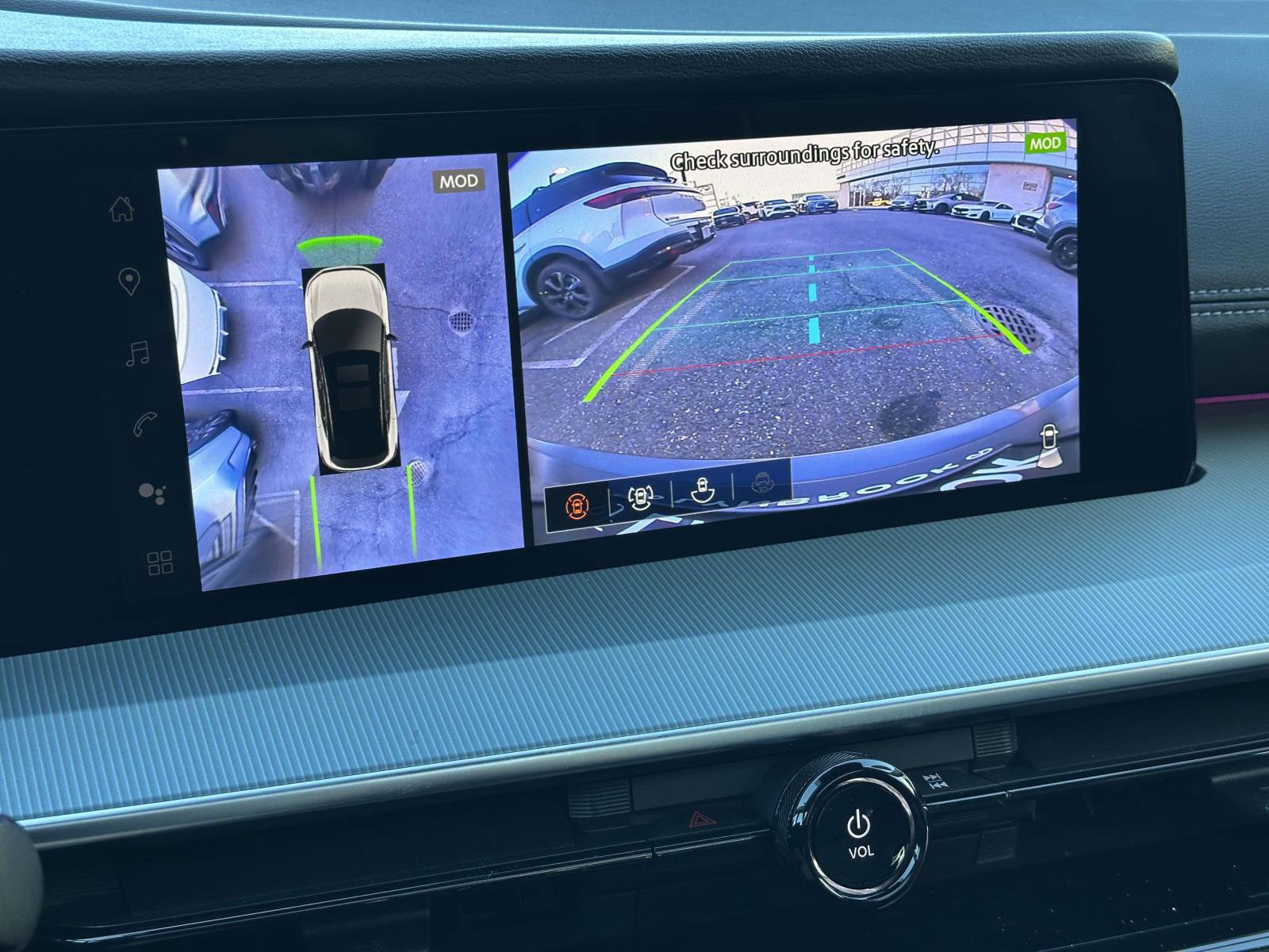 Used 2025 Nissan Murano SL image 28