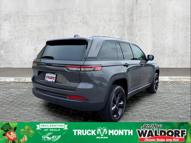 New 2025 Jeep Grand Cherokee 4WD image 3