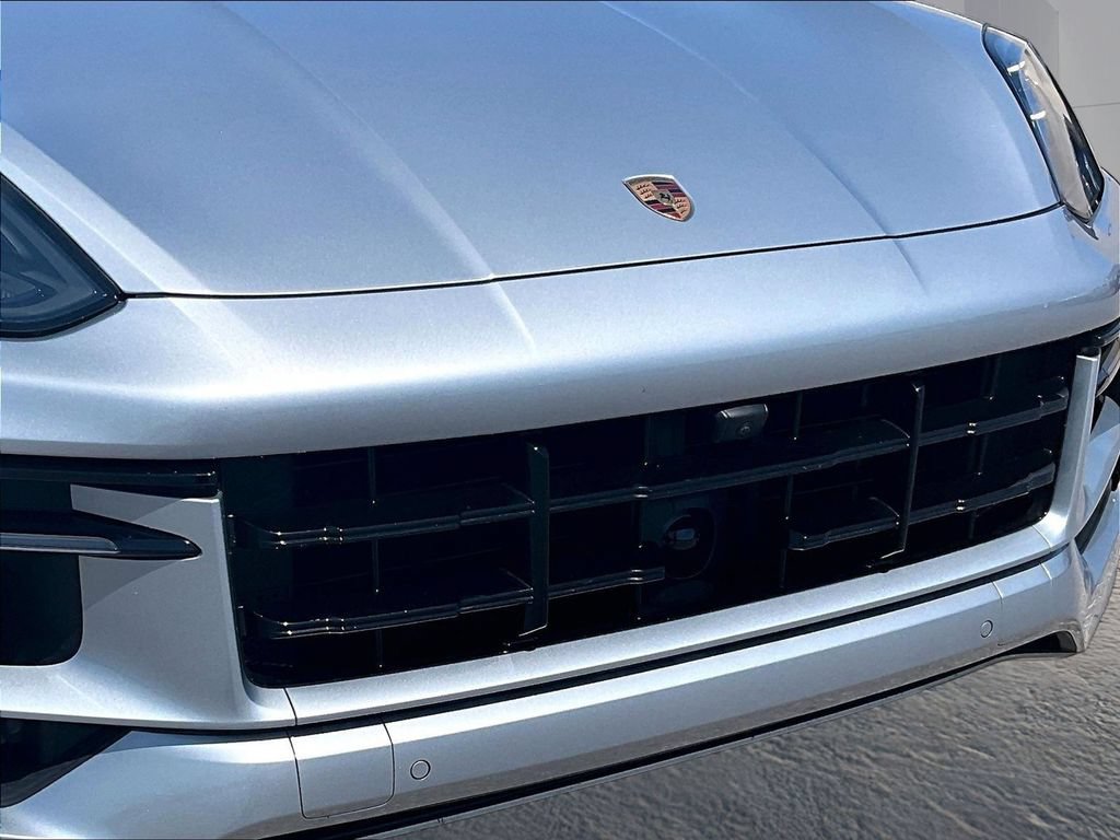 Certified 2026 Porsche Cayenne GTS AWD/4WD image 20