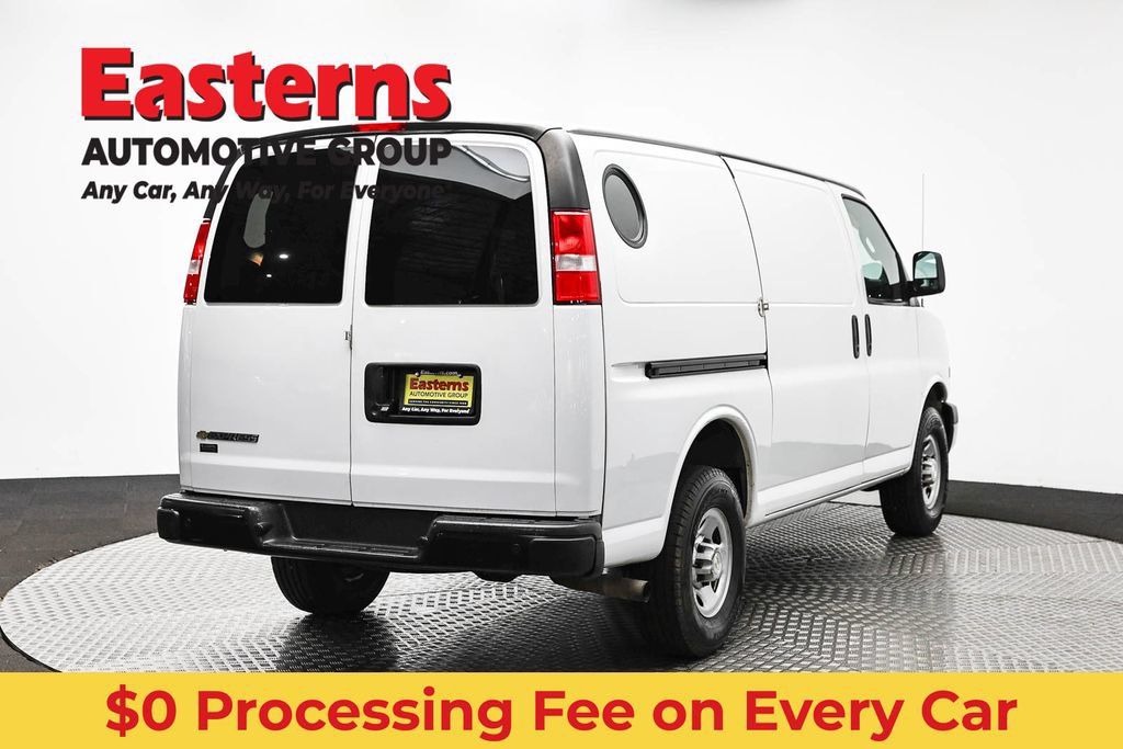 Used 2021 Chevrolet Express 3500 w/ Driver Convenience Package RWD image 5