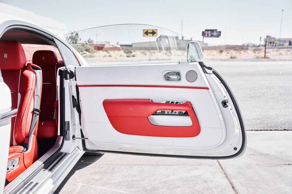 Used 2020 Rolls-Royce Wraith image 25