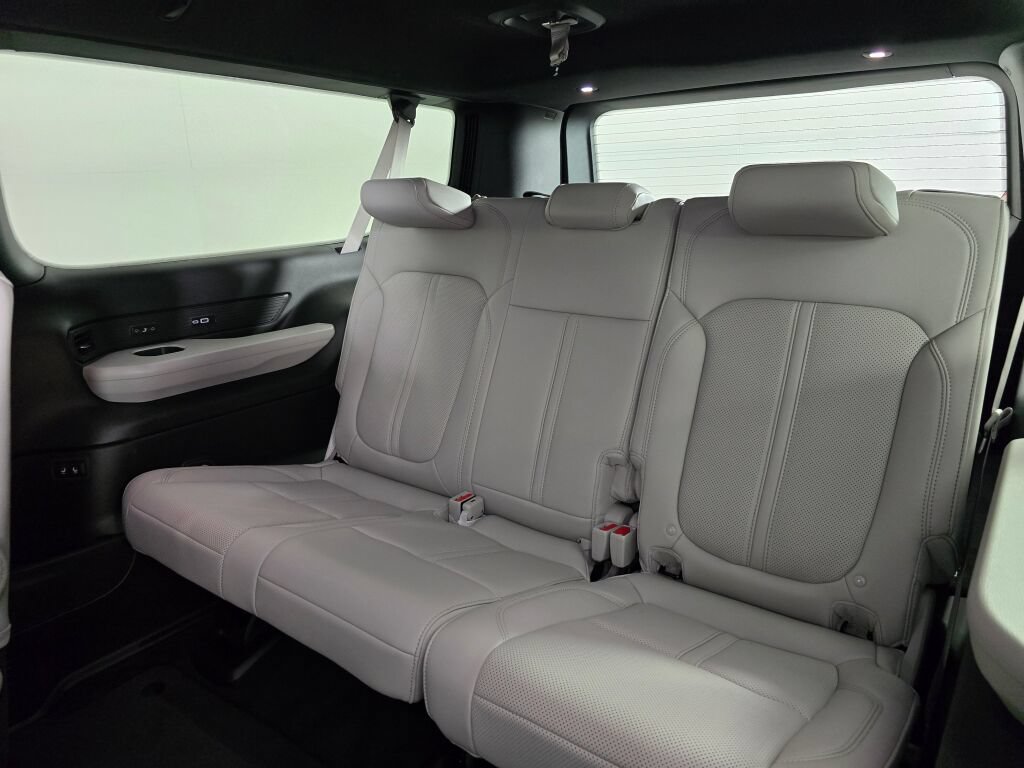 New 2026 Jeep Grand Wagoneer L Limited w/ Rear Seat Video Group I AWD/4WD image 34