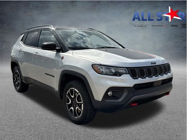 Used 2025 Jeep Compass Trailhawk w/ Trailer Tow Group AWD/4WD image 1