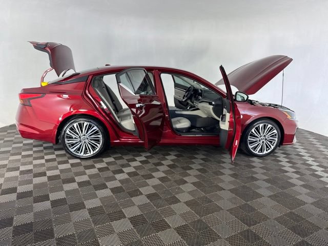 Used 2023 Nissan Altima 2.5 SL FWD image 11
