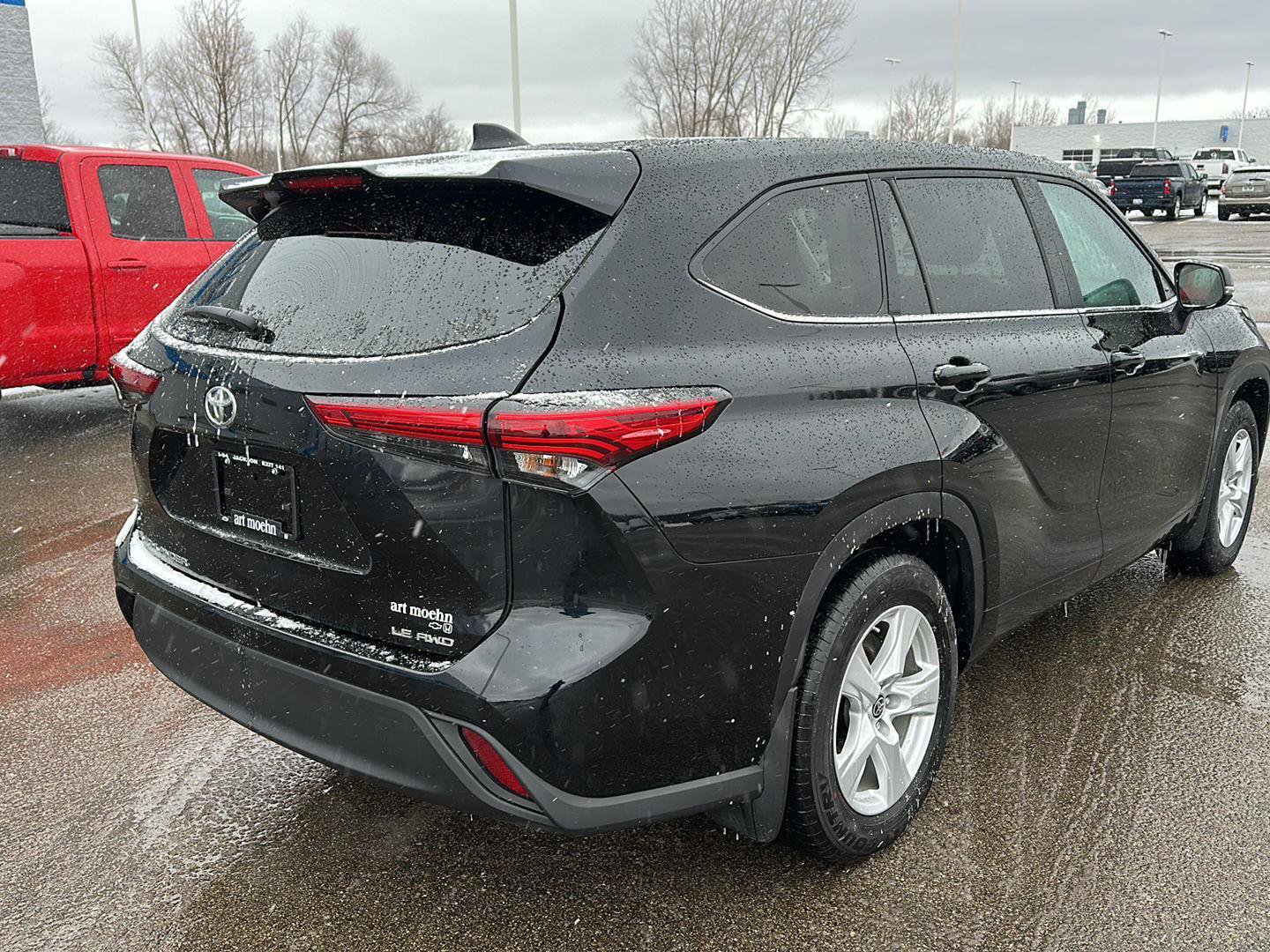 Used 2023 Toyota Highlander LE image 10