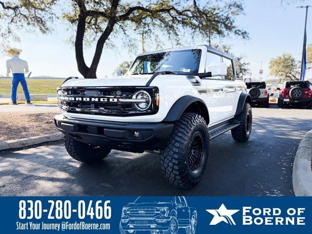 New 2025 Ford Bronco Outer Banks w/ Sasquatch Package AWD/4WD image 1