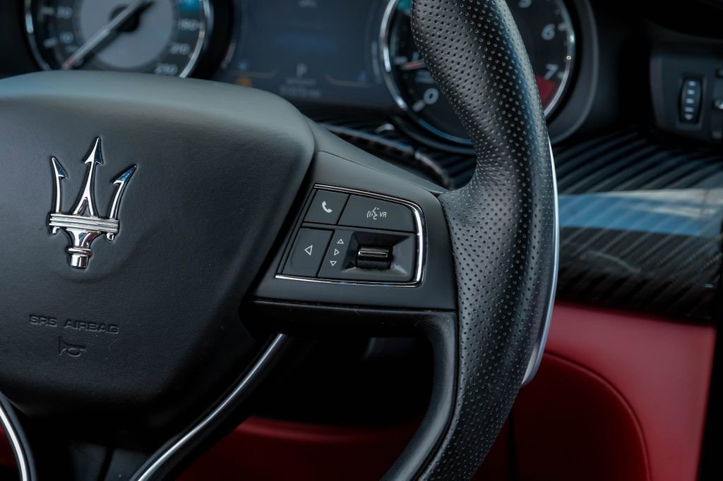 Used 2022 Maserati Quattroporte Trofeo image 15