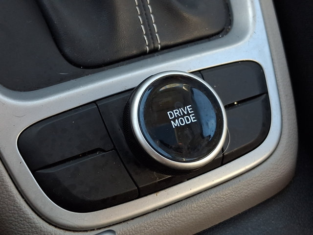 Certified 2025 Hyundai Venue SEL FWD image 23