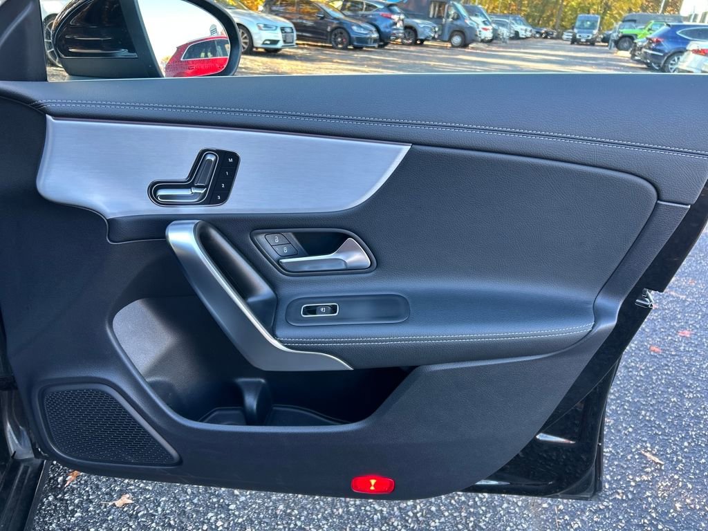 Used 2025 Mercedes-Benz CLA 250 4MATIC image 27
