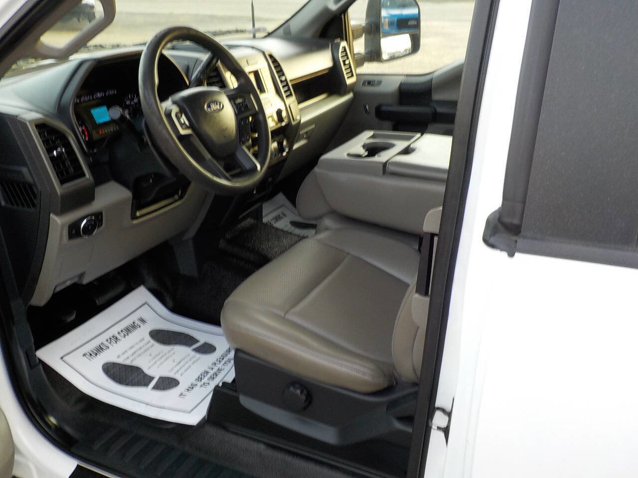 Used 2022 Ford F250 XL w/ Power Equipment Group image 11