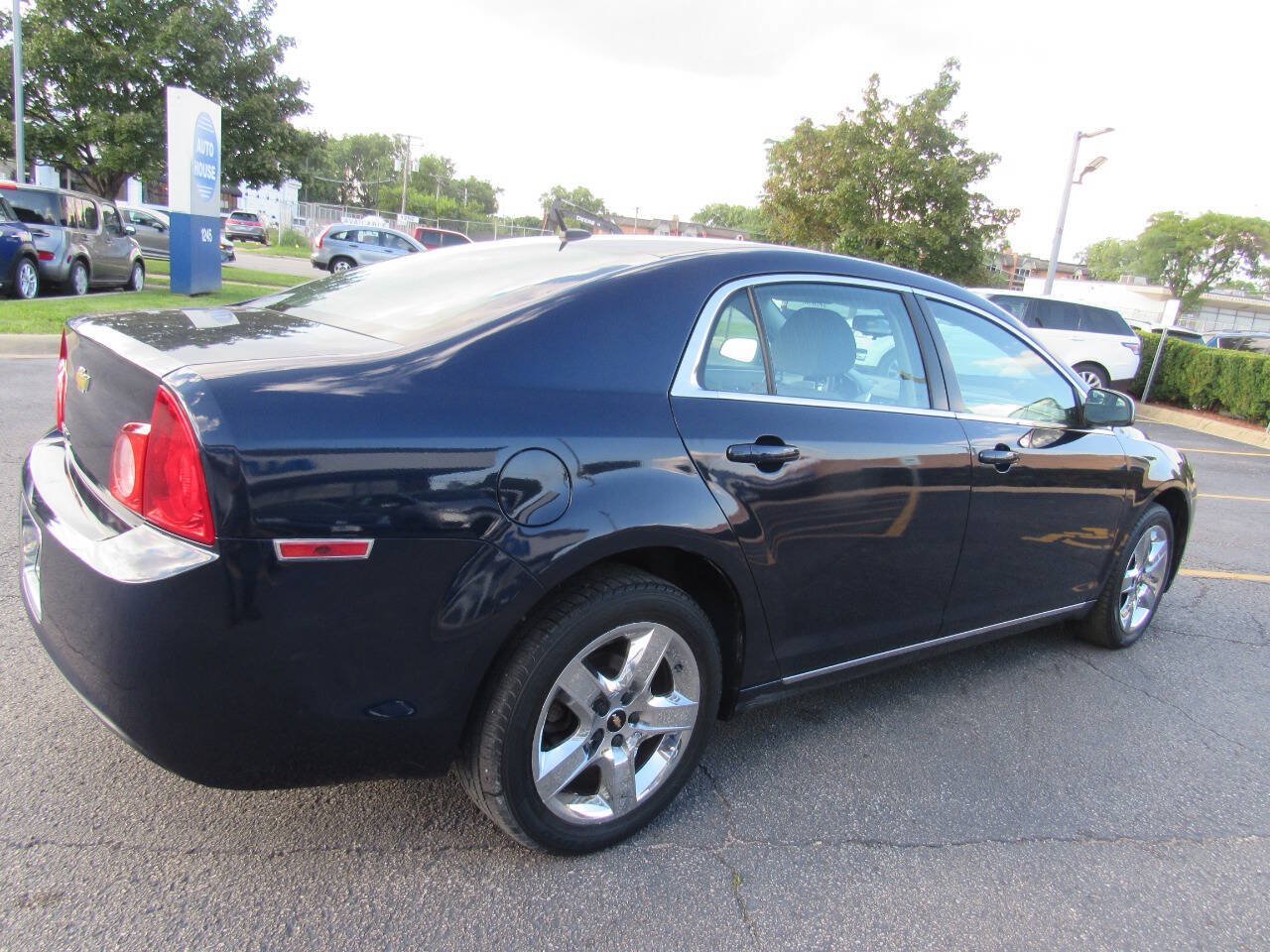 Used 2010 Chevrolet Malibu LT FWD image 6