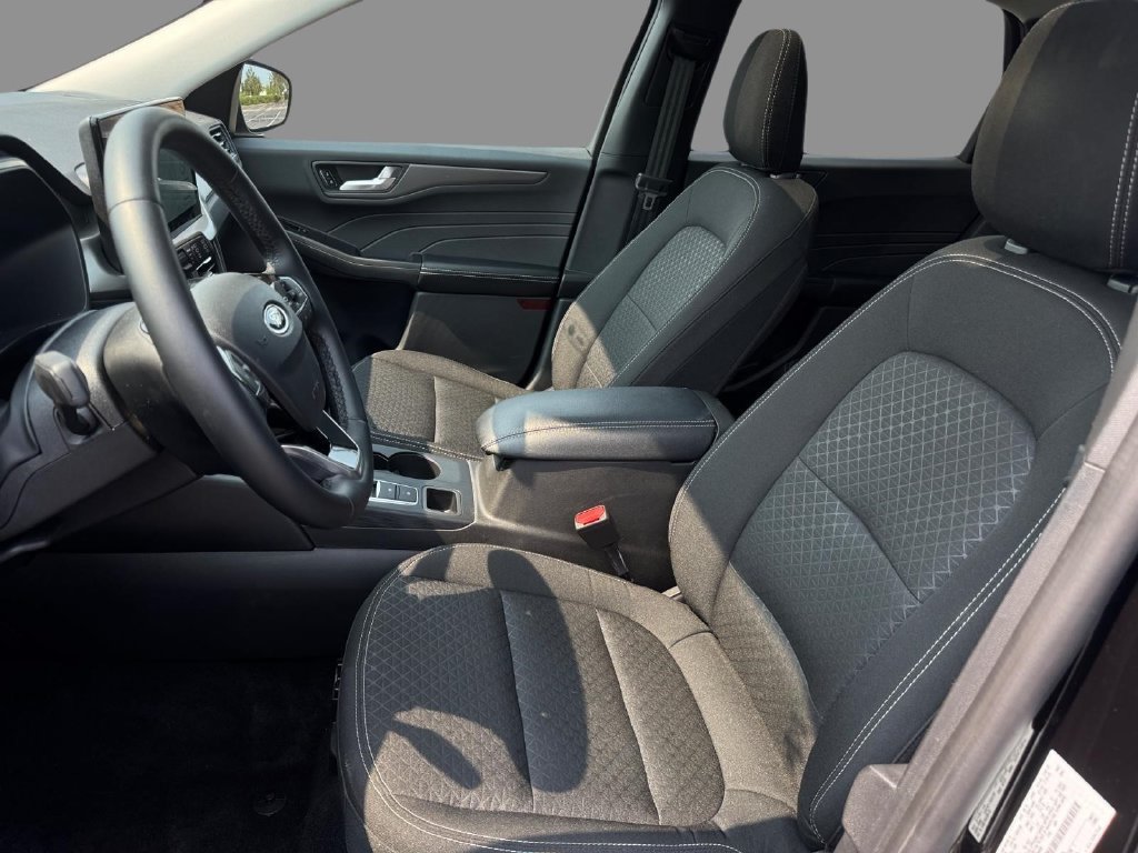 New 2024 Ford Escape Active w/ Tech Pack #2 FWD image 11
