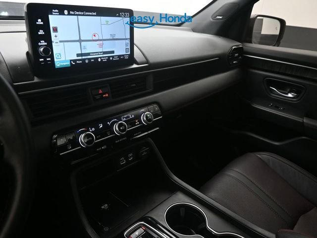 Used 2025 Honda Pilot Black Edition image 11