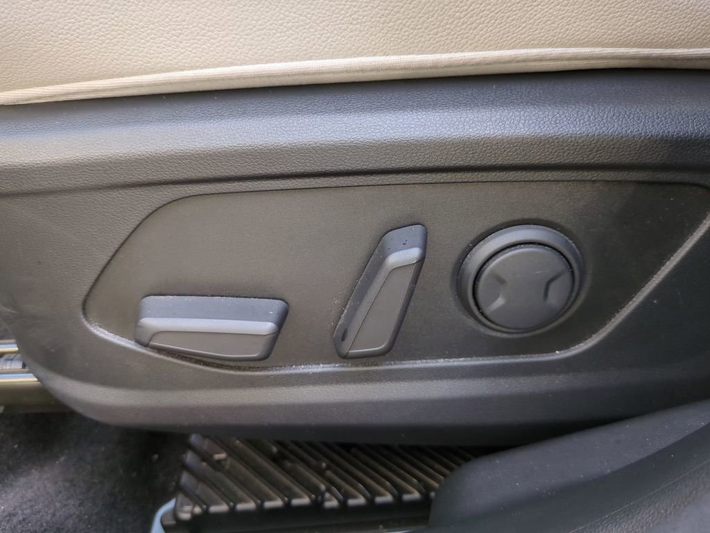 Certified 2025 Hyundai Tucson Limited image 19