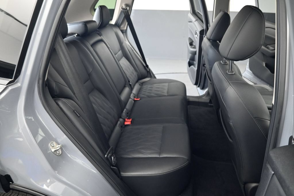 Certified 2024 Nissan Rogue Platinum w/ Platinum Premium Package AWD/4WD image 30