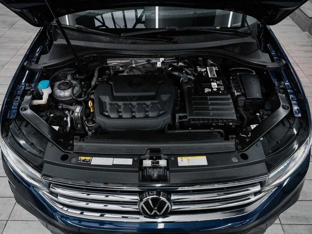 Used 2022 Volkswagen Tiguan SE w/ Panoramic Sunroof Package image 37