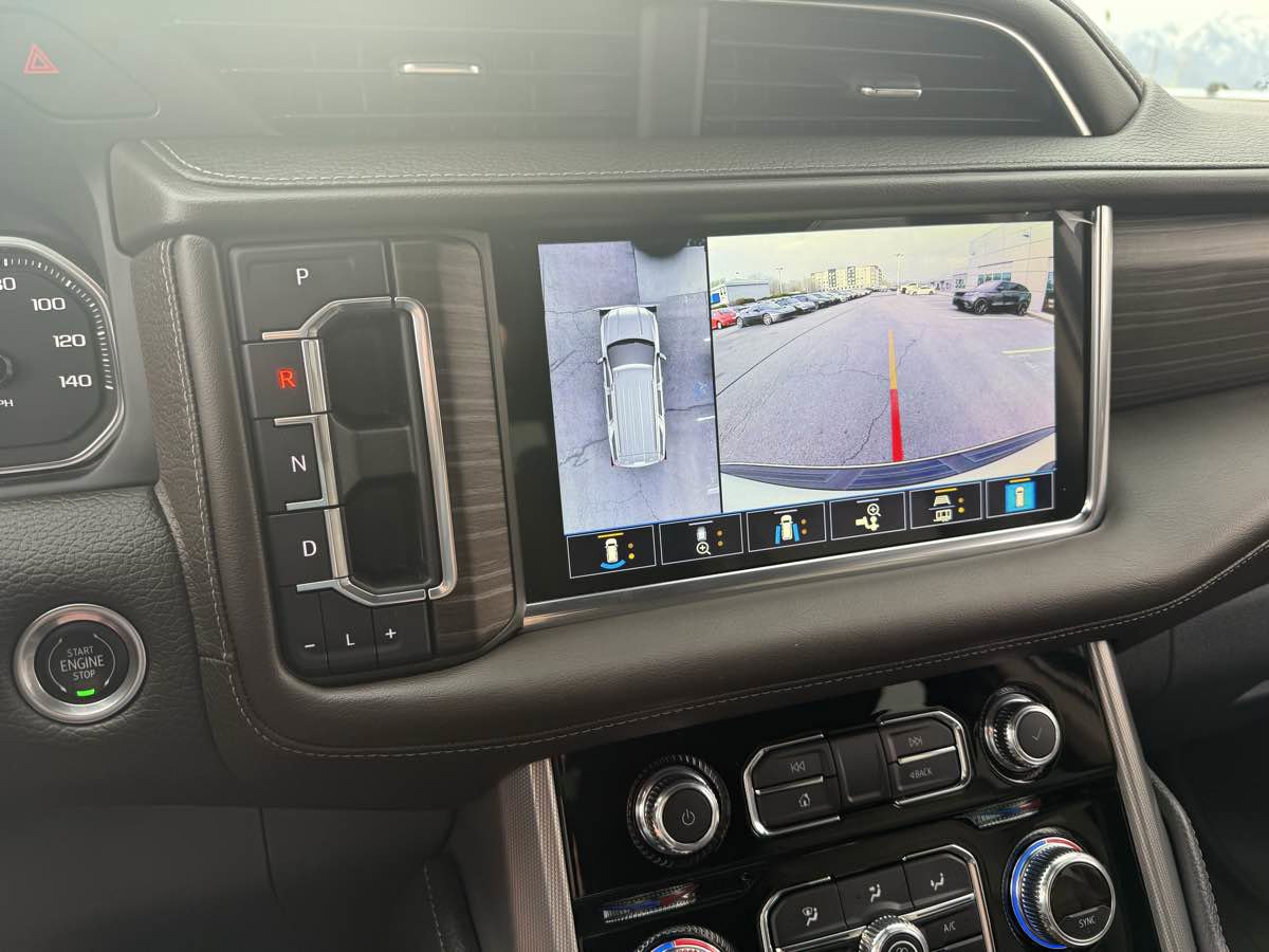 Used 2021 GMC Yukon Denali w/ Denali Ultimate Package image 32