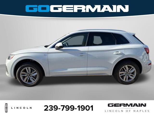 Used 2024 Audi Q5 2.0T Premium w/ Convenience Package image 3