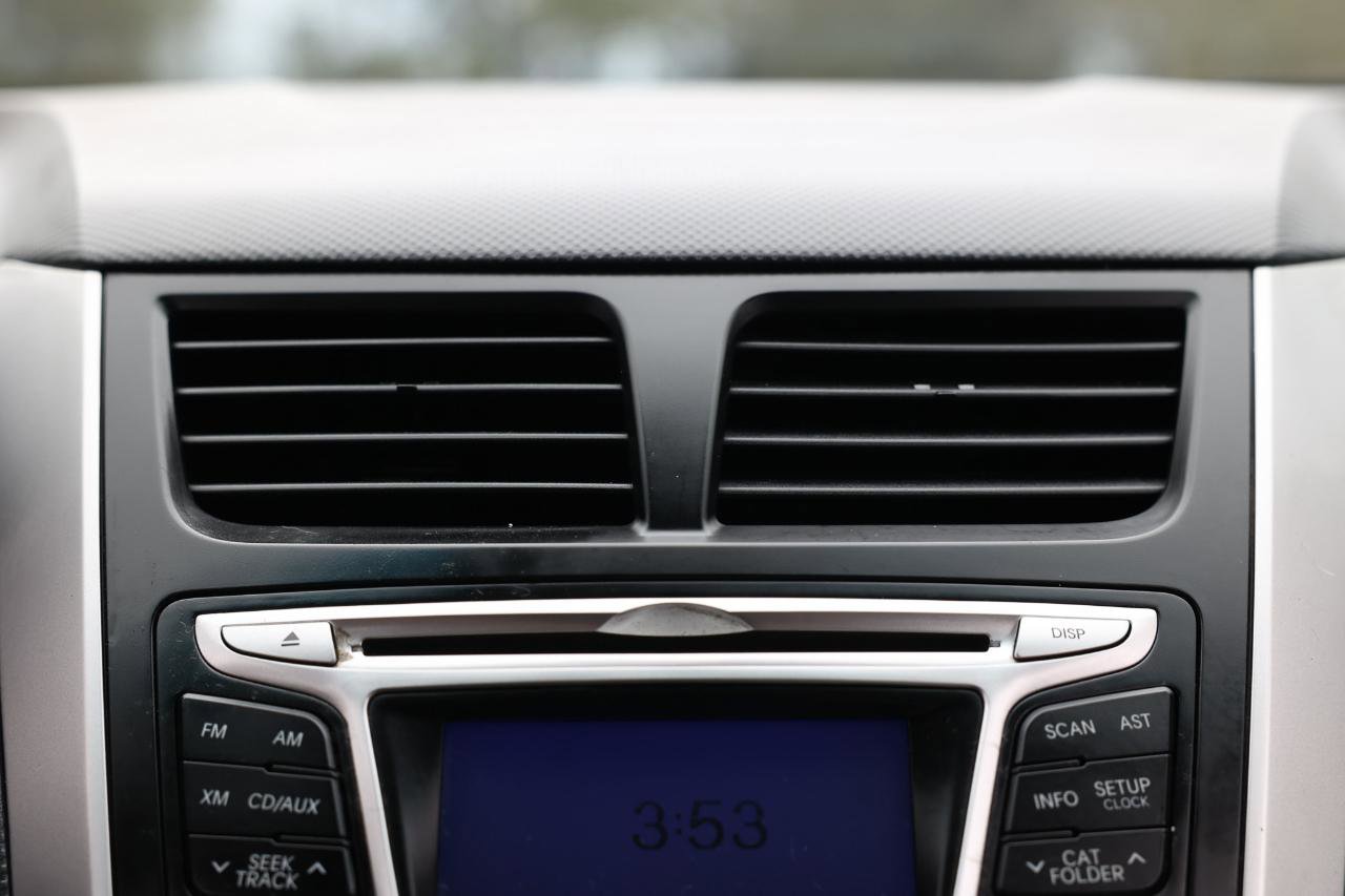 Used 2013 Hyundai Accent GLS image 29