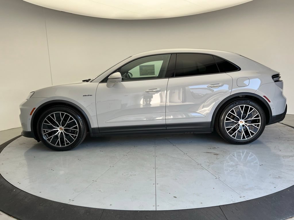 New 2026 Porsche Macan 4 Electric AWD/4WD image 2
