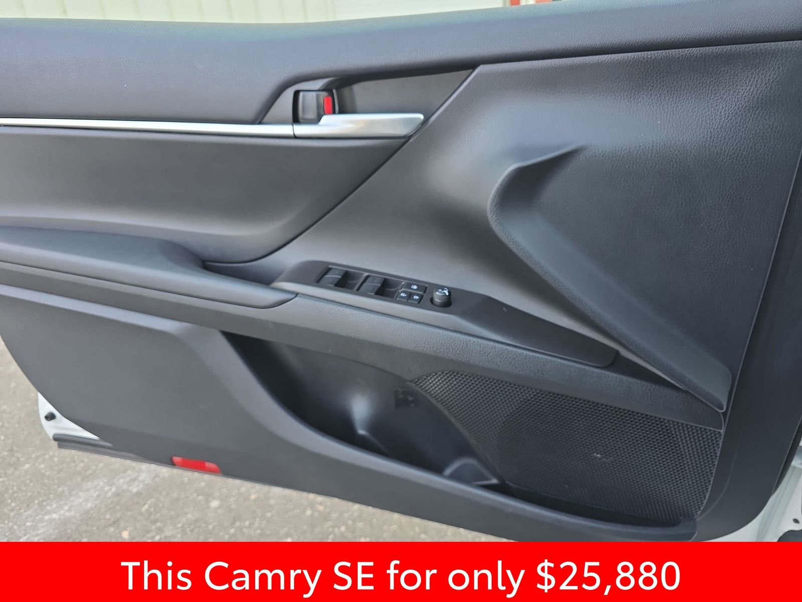 Used 2023 Toyota Camry SE image 32