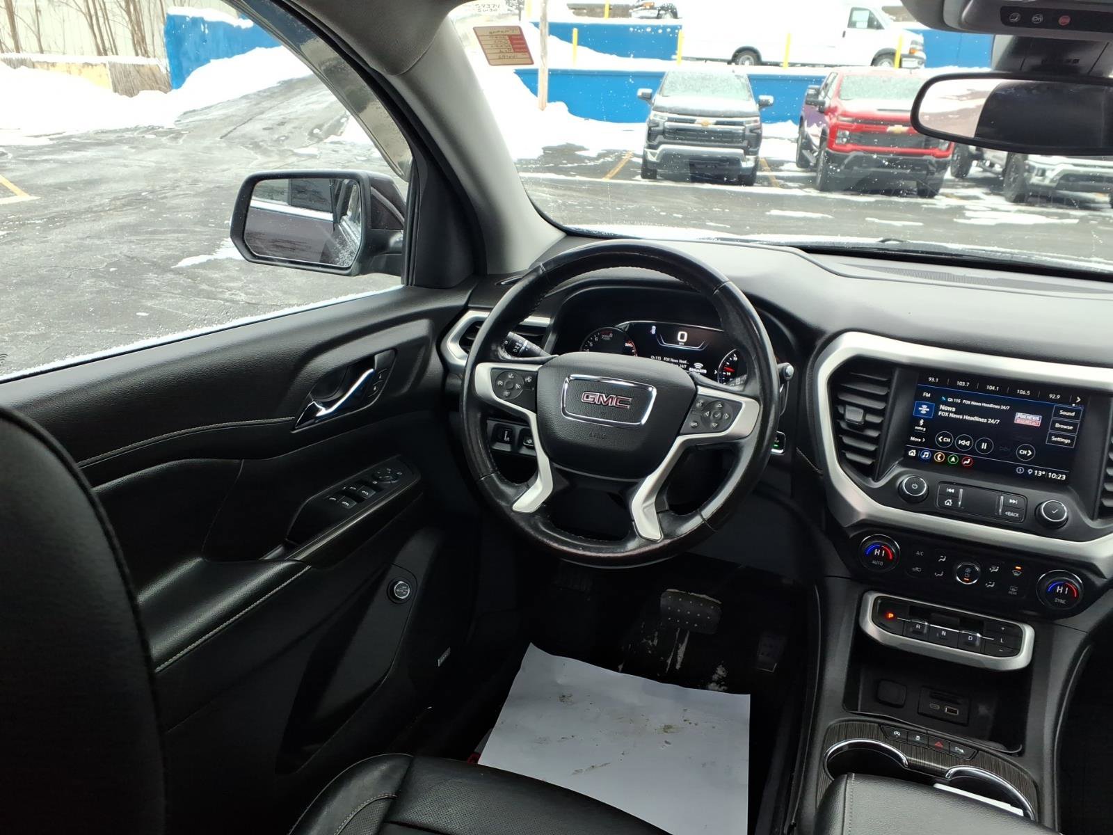 Used 2020 GMC Acadia SLT w/ Driver Alert Package II image 15